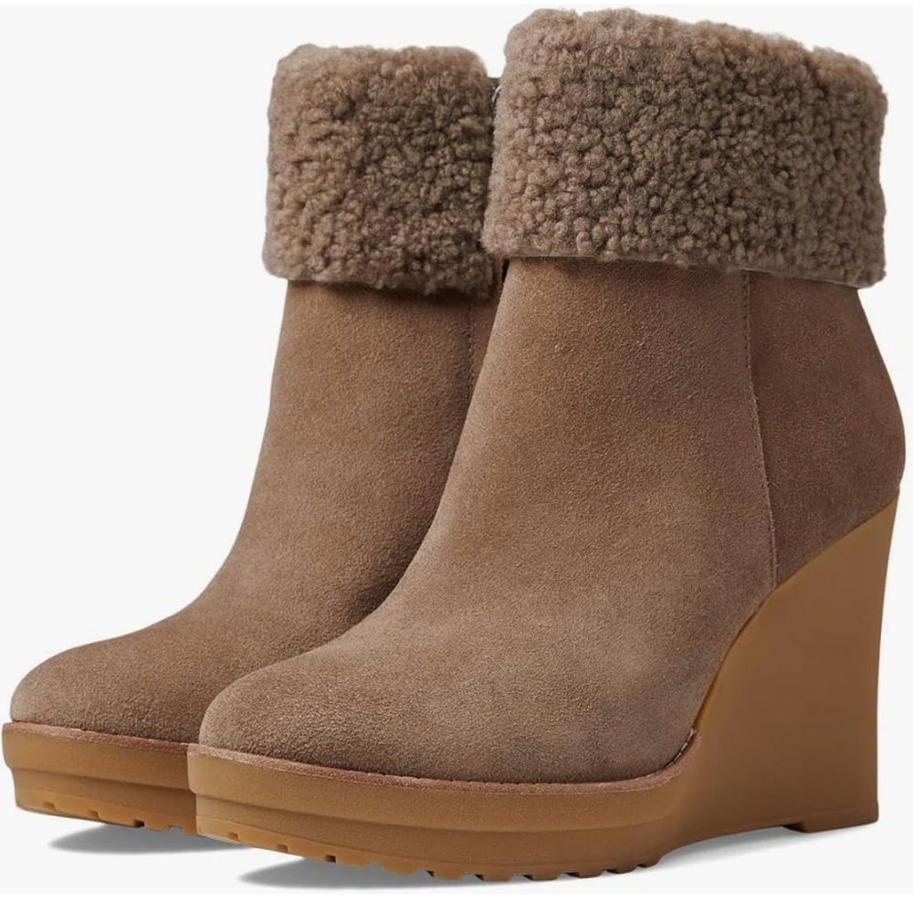 Lauren Ralph Lauren Steph Bootie in Taupe - Size 8.5​